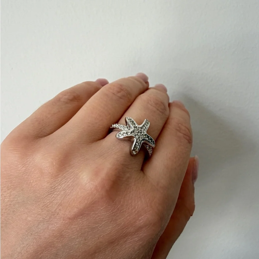 Lia Sophia Silver Starfish Crystal Ring - Picture 5 of 5